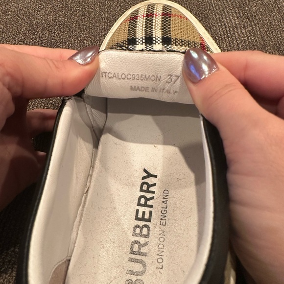Burberry Sneakers - Picture 5 of 7
